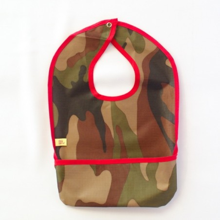 Babero militar borde rojo