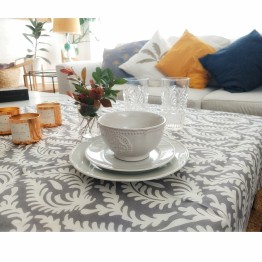 Mantel gabardina dibujos gris y blanco