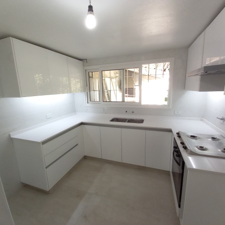 Mueble de cocina Pili a medida en melamina blanca