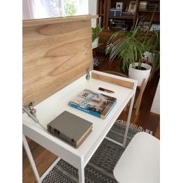 Escritorio pequño con tapa madera