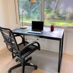Escritorio simple negro