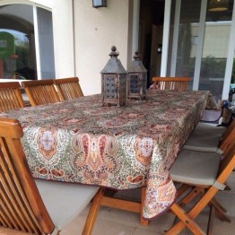 Mantel Impermeable arabesco verde y crema