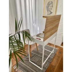 Escritorio pequño con tapa madera