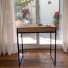 Escritorio pequño con tapa madera