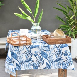 Pili Deco.Mantel antimanchas acuarela azul