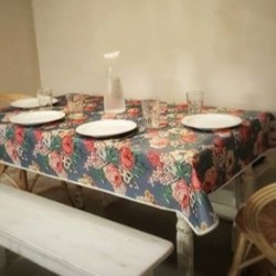 Pili Deco.mantel impermeable flores vintage fondo celste