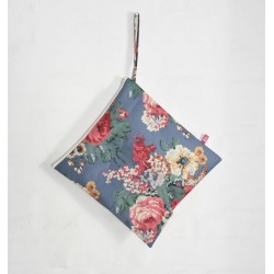 Pili Deco.Neceser cuadrado arabesco tupido rosa y crema