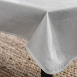 Pili Deco.Mantel impermeable claro borde claro
