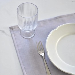 Individual antimanchas gris liso | Pili Deco