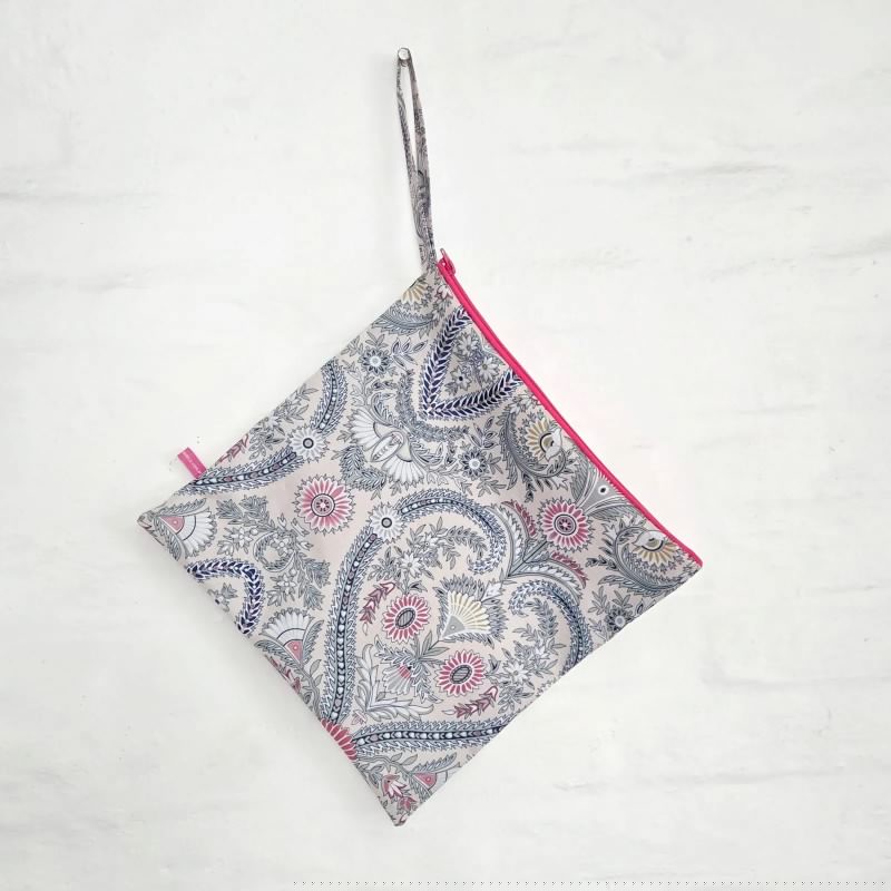 Neceser cuadrado plumas | Pili Deco