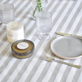 Mantel impermeable rayas gris perla | Pili Deco