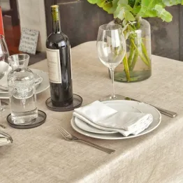 Mantel antimanchas beige tostado | Pili Deco