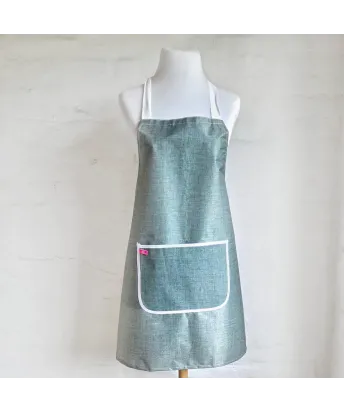 Pilideco.Delantal arabesco verde y crema borde bordo