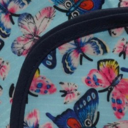 Mantel Impermeable mariposas celestes borde azul