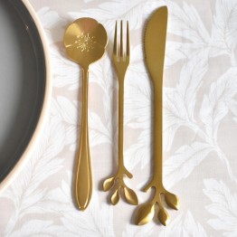 Cubiertos dorados | Pili Deco